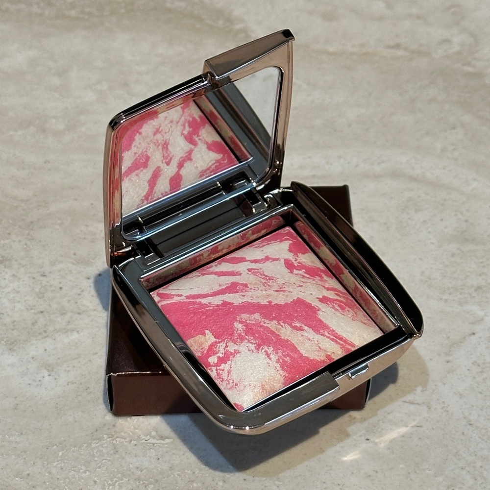 Hourglass Ambient Lighting Blush - Diffused Heat - Picture 3 of 7